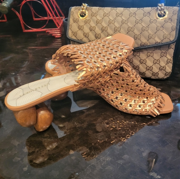 NORTHFLEET Clara Mule with Wooden Heel - Picture 9 of 12